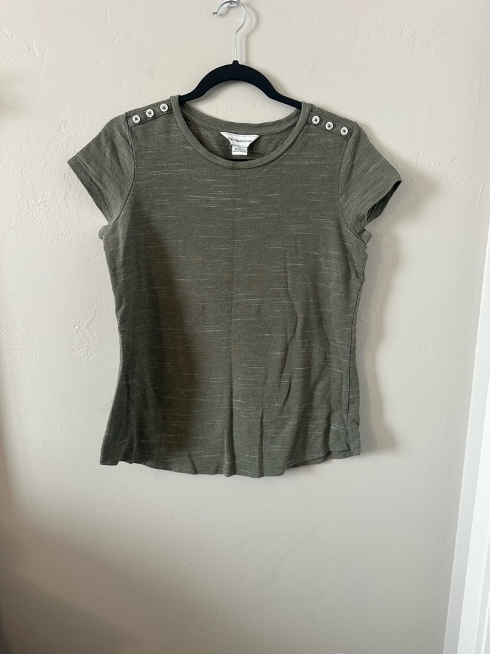 Liz Claiborne Olive Green Short-Sleeve Tee with Shoulder Buttons